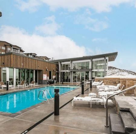 Apex Residence By All Seasons Resort Lodging Park Stadt Exterior foto