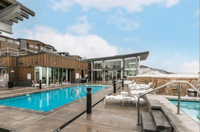 Apex Residence By All Seasons Resort Lodging Park Stadt Exterior foto